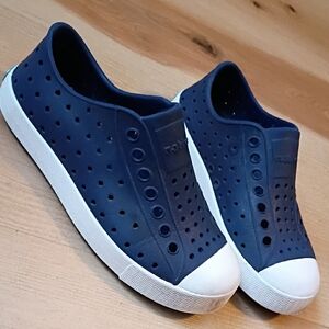 Native Kids Navy Blue Classic Slip-on Shoe size 11